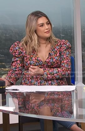 Carissa’s floral maternity top on E! News Daily Pop