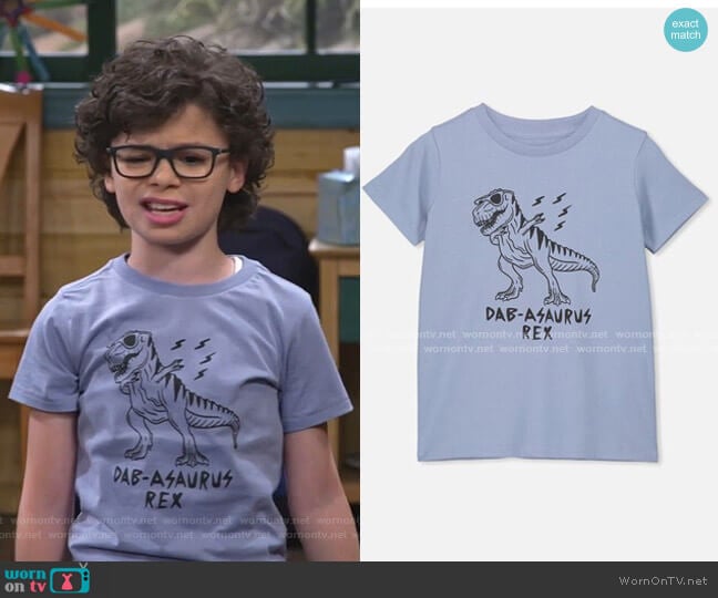 Max Short Sleeve Tee by Cotton On worn by Matteo Silva (Raphael Alejandro) on Bunkd