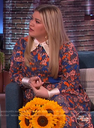 Kelly’s floral jumpsuit with contrast collar on The Kelly Clarkson Show