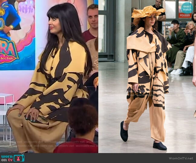 Spring 2020 Collection by Issey Miyake worn by Jameela Jamil on GMA