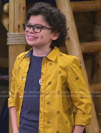 Matteo's yellow tiger print shirt on Bunkd