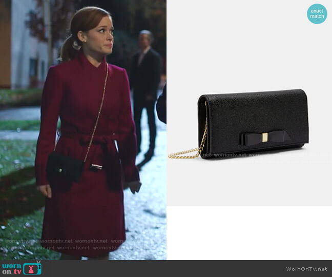 Bow Detail Leather Cross Body Bag by Ted Baker  worn by Zoey Clarke (Jane Levy) on Zoeys Extraordinary Playlist