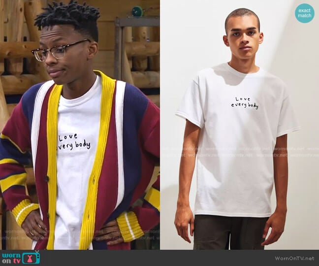 Love Everybody Tee by Urban Outfitters worn by Noah Lambert (Israel Johnson) on Bunkd