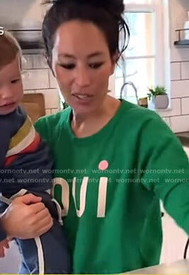 Joanna Gaines’s green Qui sweatshirt  on Good Morning America