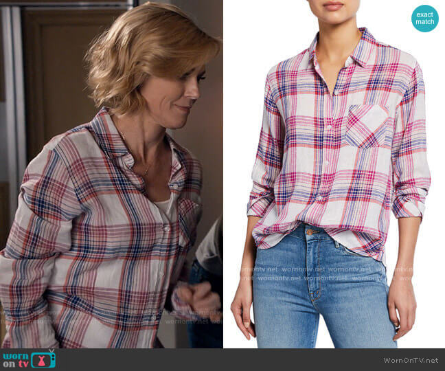 Claire’s plaid shirt on Modern Family