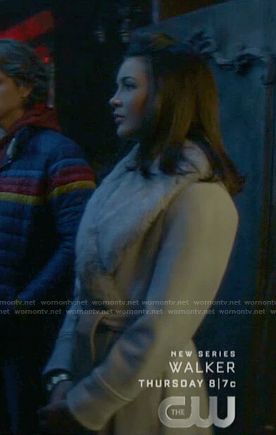 Bess’s grey fur collar coat on Nancy Drew