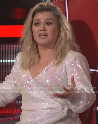 Kelly Clarkson's sequin wrap dress on The Voice