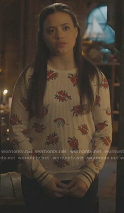 Maggie’s tattoo heart graphic top on Charmed