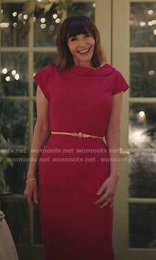 Maggie's pink asymmetric sheath dress on Zoeys Extraordinary Playlist