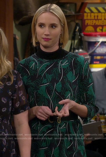 Mandy's green leaf print dress on Last Man Standing