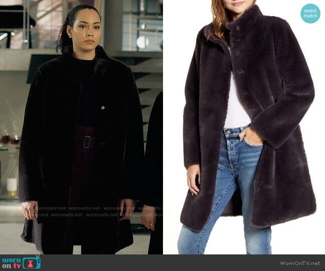 Velvet by Graham & Spencer Reversible Faux Shearling Coat worn by Macy Vaughn (Madeleine Mantock) on Charmed