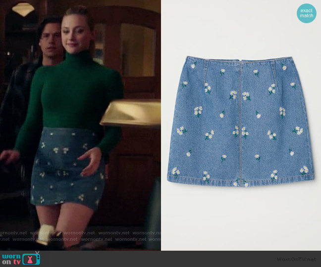 Denim Skirt with Embroidery by H&M worn by Betty Cooper (Lili Reinhart) on Riverdale