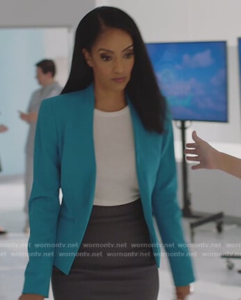 Kelly's turquoise blazer on Supergirl