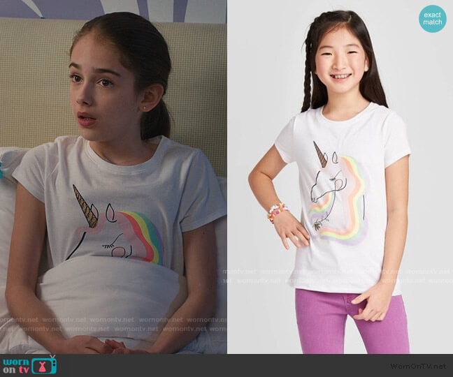 Short Sleeve Rainbow Unicorn Graphic T-Shirt by Target worn by Anna-Kat Otto (Julia Butters) on American Housewife