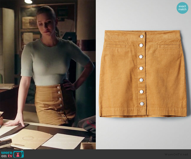 Karmen Skirt by Aritzia worn by Betty Cooper (Lili Reinhart) on Riverdale
