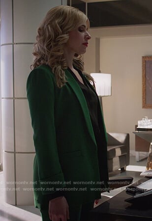 Gamemnae’s green blazer on Supergirl