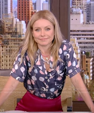 Kelly's navy floral short sleeve pajamas on Live with Kelly and Ryan