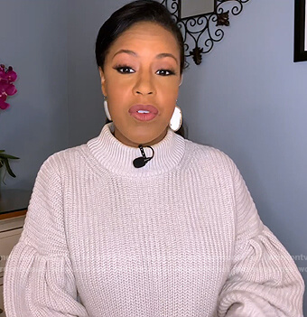 Sheinelle’s light beige ribbed sweater on Today