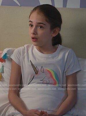 Anna’s white unicorn print tee on American Housewife