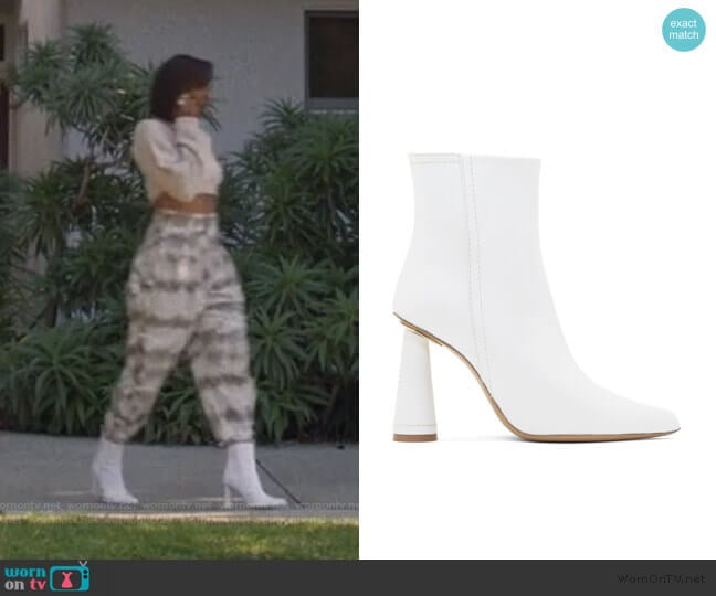 Les Bottes Toula Boots by Jacquemus worn by Molly Carter (Yvonne Orji) on Insecure