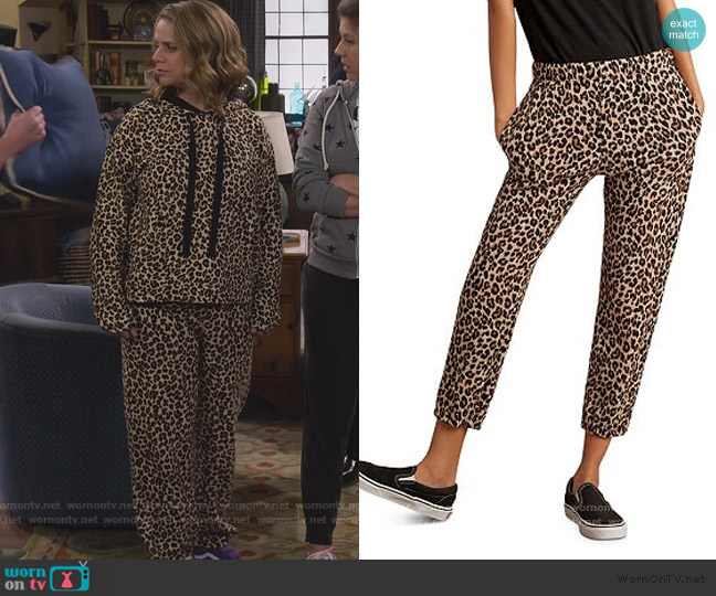 Bristol Leopard-Print Cropped Sweatpants by Velvet by Graham & Spencer worn by Kimmy Gibbler (Andrea Barber) on Fuller House