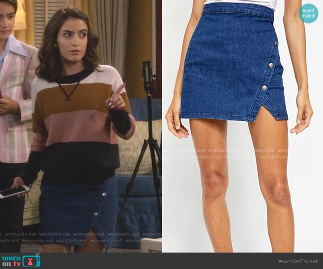 Ramona’s denim mini skirt on Fuller House