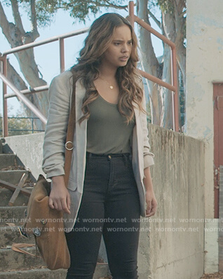 Jessica’s beige shawl blazer on 13 Reasons Why