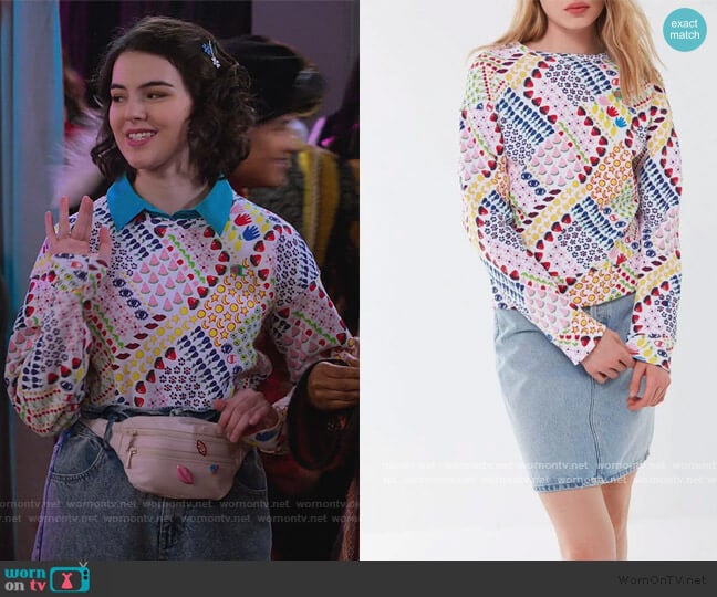 Susan Alexandra printed Sweatshirt by Champion worn by Hannah (Merit Leighton) on Alexa & Katie