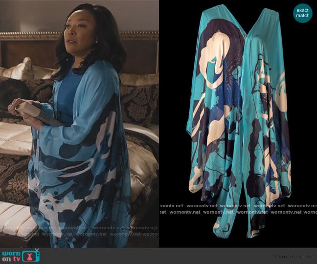 Blue Graffiti Kimono by Cedric Brown Collection worn by Lady Mae Greenleaf (Lynn Whitfield) on Greenleaf