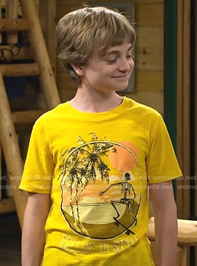 Finn’s yellow Rollin’ In Style print tee on Bunkd