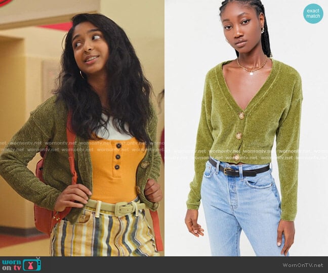 Honey Plush Cropped Cardigan by Urban Outfitters worn by Devi Vishwakumar (Maitreyi Ramakrishnan) on Never Have I Ever