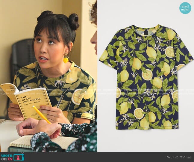 Cotton T-shirt by H&M worn by Eleanor Wong (Ramona Young) on Never Have I Ever