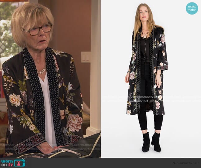 Velvet Mix Kimono by Johnny Was worn by Sandy (Jane Curtin) on United We Fall