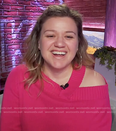 Kelly’s pink cold shoulder sweater on The Kelly Clarkson Show
