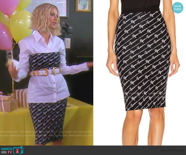 WornOnTV: Brandi's black ribbed cropped top and belt on Selling