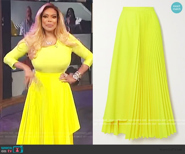 Neon asymmetric pleated poplin skirt by Christopher John Rogers worn by Wendy Williams on The Wendy Williams Show