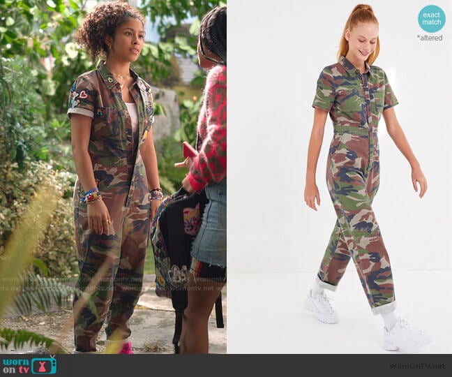 Canvas Camo Flight Jumpsuit by Urban Outfitters worn by Julie (Madison Reyes) on Julie and the Phantoms