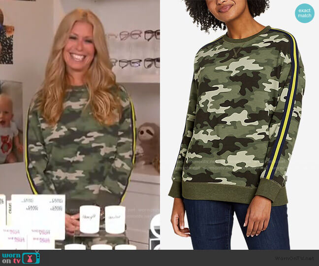 Cozy Camp Crew - Print with Taping by Eddie Bauer  worn by Jill Martin on Today