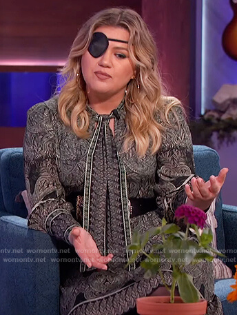 Kelly’s paisley tie neck dress on The Kelly Clarkson Show
