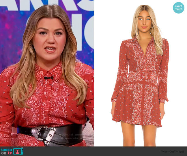 WornOnTV: Kelly’s red paisley print dress on The Kelly Clarkson Show ...