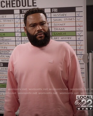 Andre's pink sweatshirt on Black-ish