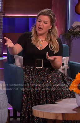 Kelly’s black floral print skirt on The Kelly Clarkson Show