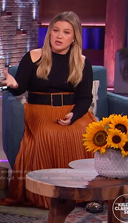 Kelly’s black cold shoulder top and skirt on on The Kelly Clarkson Show