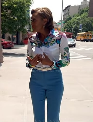Robin's abstract print blouse and blue pants on Good Morning America