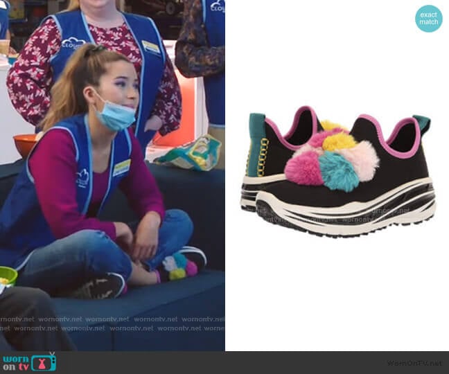 WornOnTV: Cheyenne’s pom pom sneakers on Superstore | Nichole Bloom ...