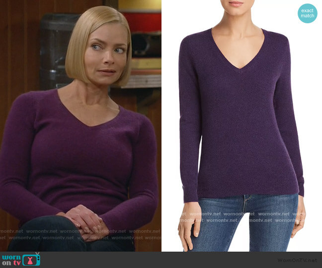 V-Neck Cashmere Sweater by C by Bloomingdales worn by Jill Kendall (Jaime Pressly) on Mom
