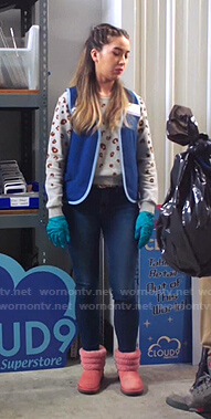 Cheyenne’s pink ankle boots on Superstore