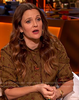 Drew’s olive floral printed blouse and pants on The Drew Barrymore Show