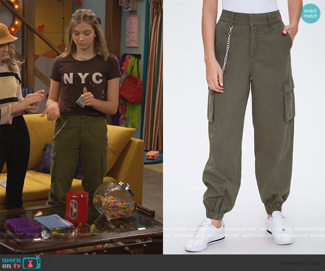 Londyn Curb Chain Cargo Pants by Forever 21 worn by Presley (Jayden Bartels) on Side Hustle