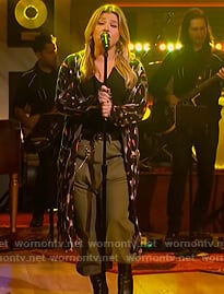 Kelly’s leopard print long cardigan on The Kelly Clarkson Show